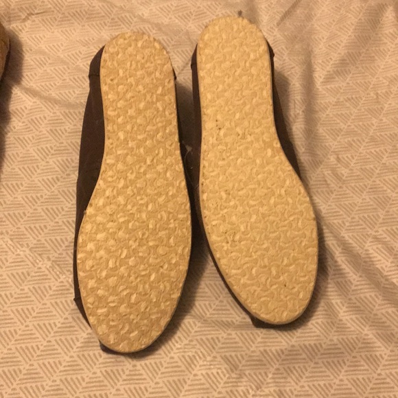 Shoes - Picture 3 of 3